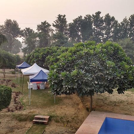 Club Awara Holiday Resort Manesar Exterior foto